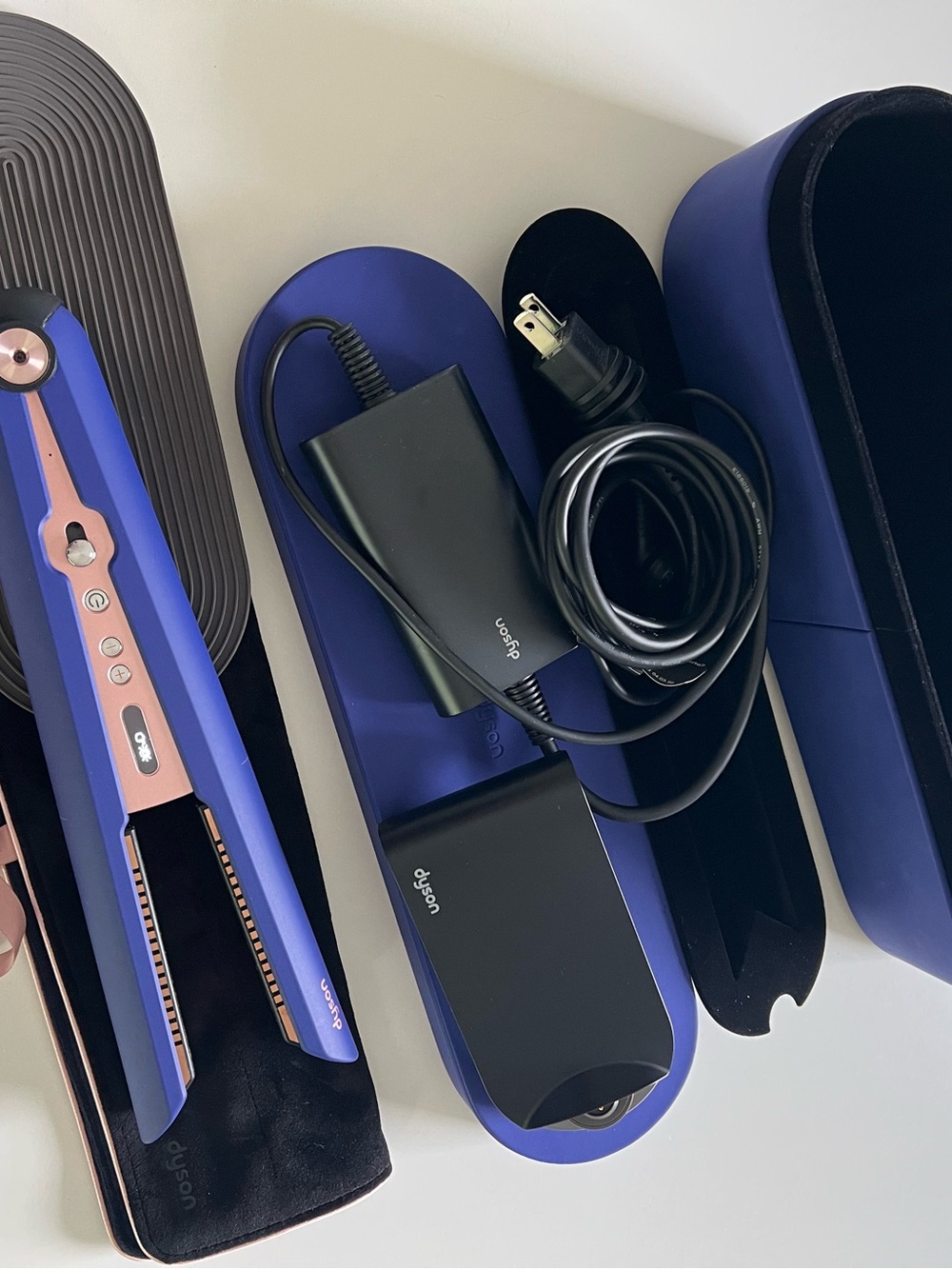 Dyson Blue Hair Straightener with Case - Picture 3 of 4